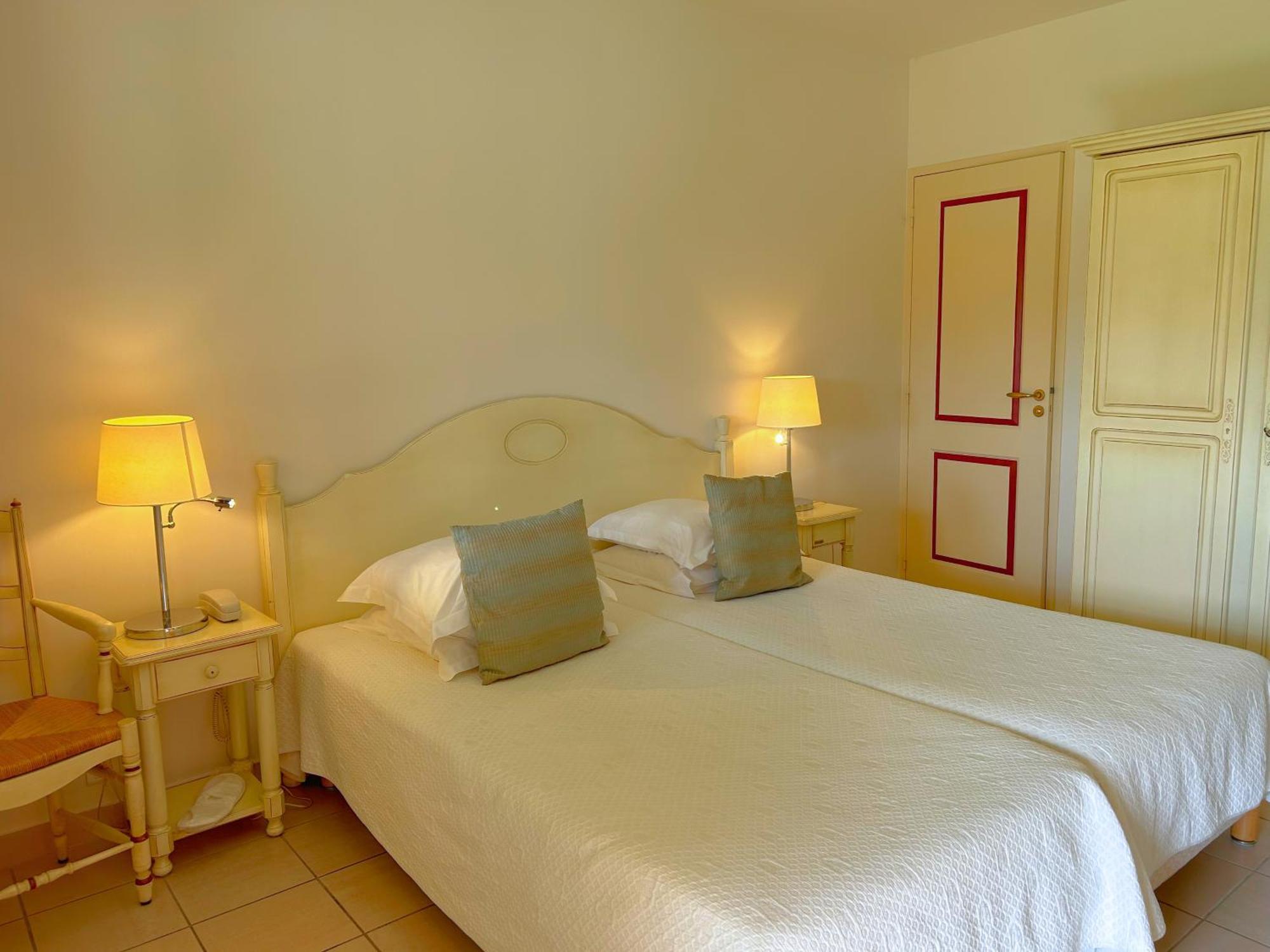 Hotel Terriciae Aux Portes De Maussane Les Alpilles Room photo
